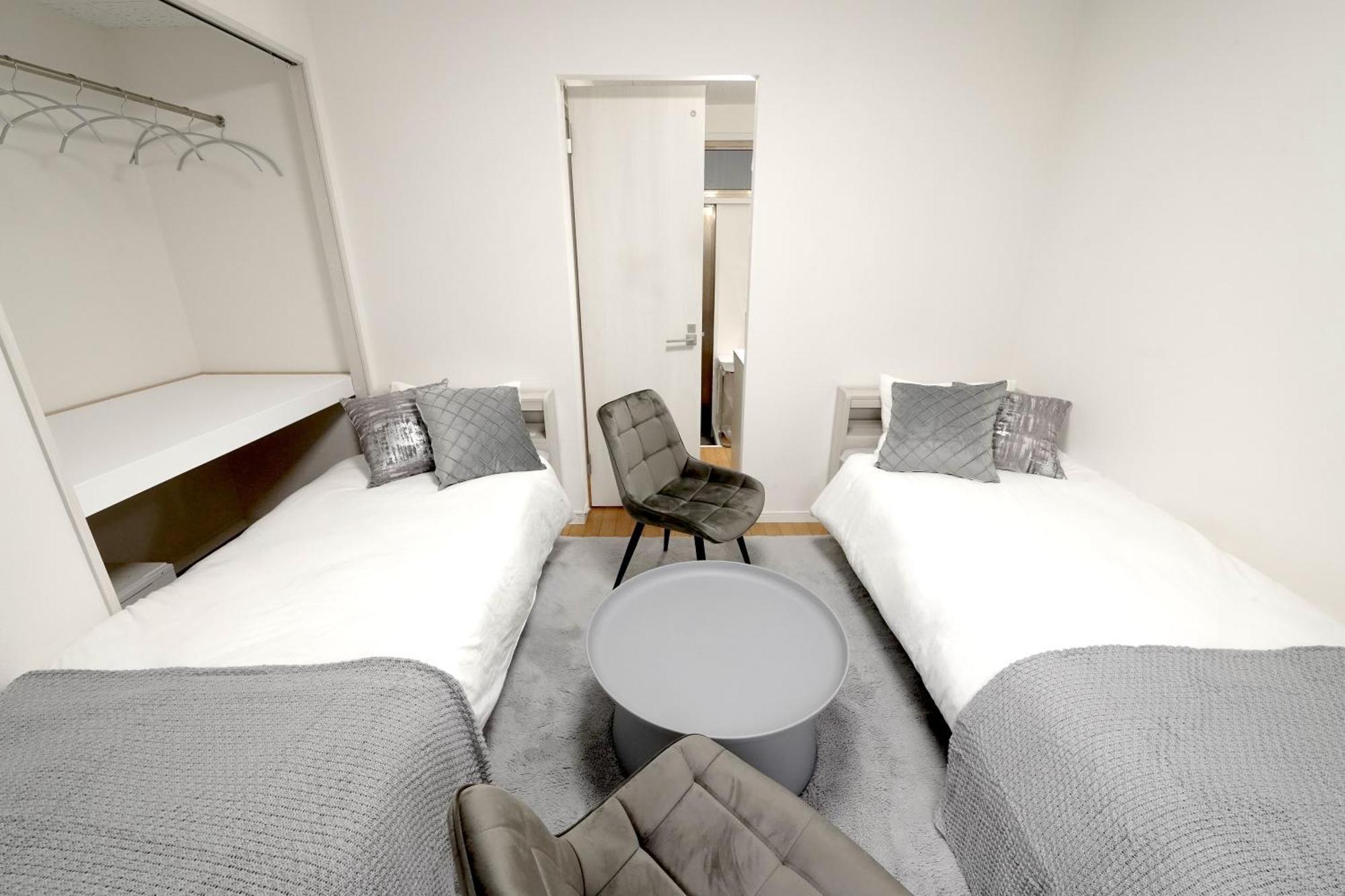 Appartement Close To Shinjuku!twin Beds,projector,appliances!
