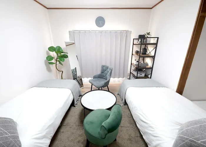 Close To Shinjuku!Twin Beds,Projector,Appliances!
